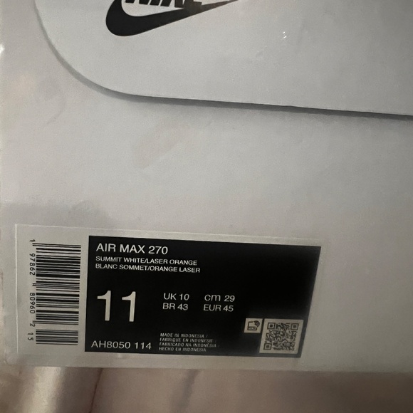 Nike Air Max270 - Picture 2 of 11